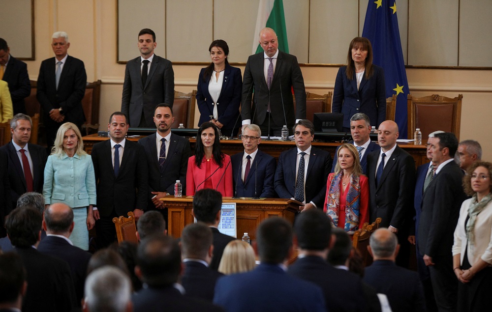 Qeveria bullgare jep doreheqje sipas marreveshjes per ndarjen e pushtetit